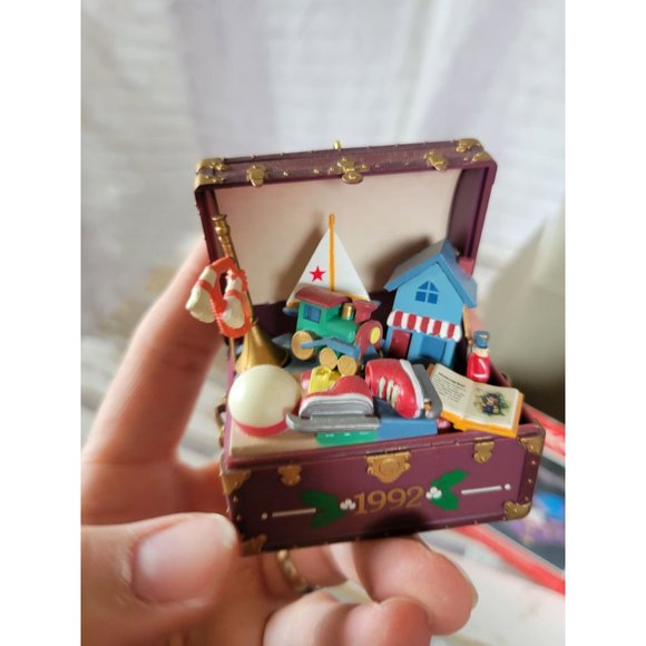 Enesco trunk of treasures ornament 1992 vintage - Picture 2 of 8